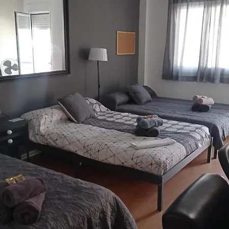 Tu Hogar 16 Pax Parking,piscina Y Desayuno Incluido *